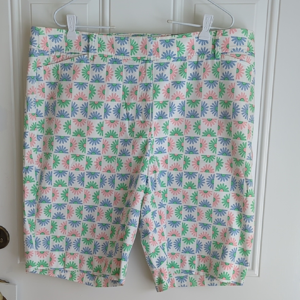 Talbots Perfect Short 10 1/2". Size16 NWT